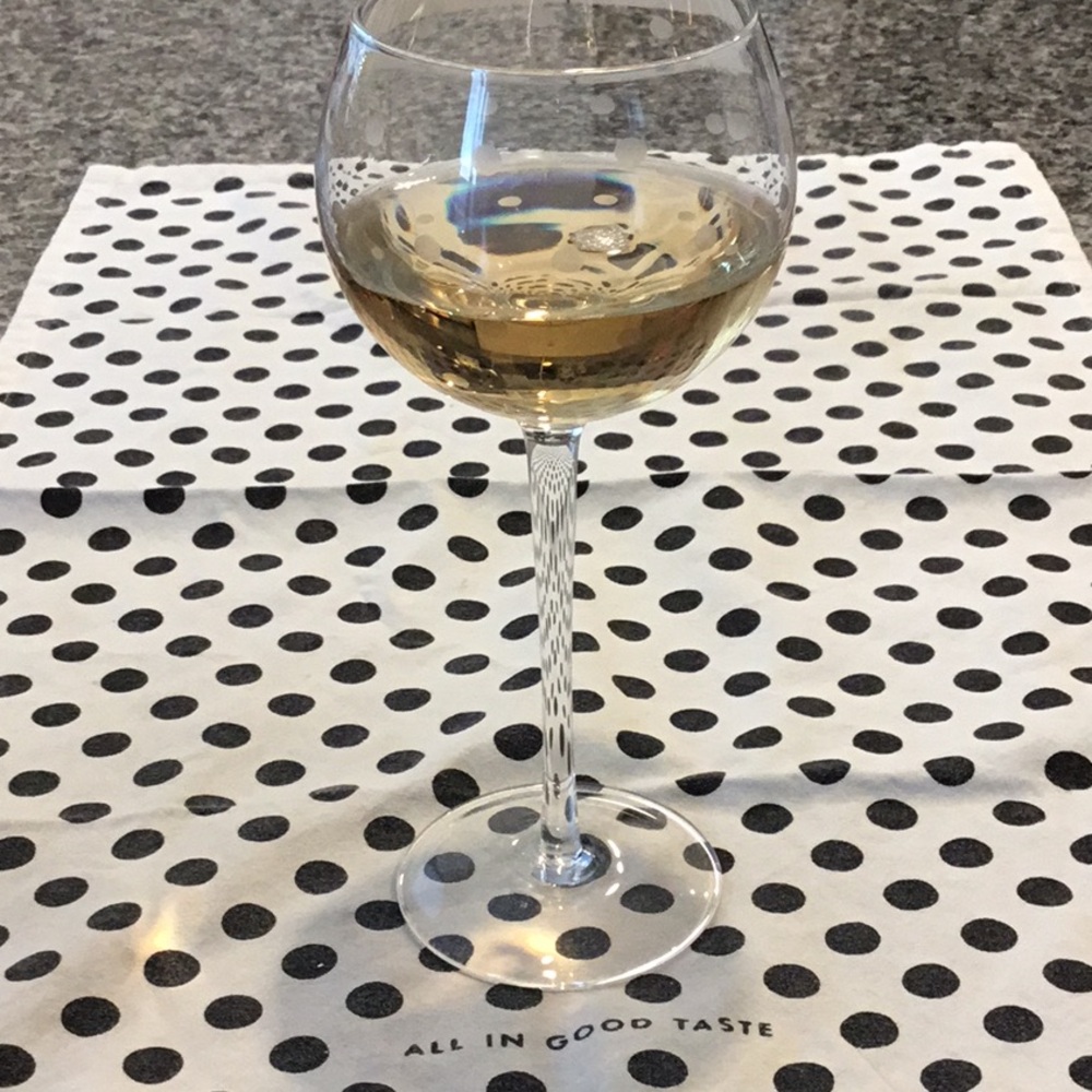 Kate Spade New York Larabee Dot Baloon set of 4 Wine Glasses